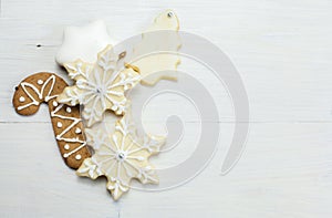 CHRISTMAS TRADITIONAL COOKIES WHITE WOOD BACKGROUND - LEFT LAYOUT