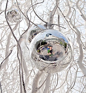 Christmas tree balls and mirroring