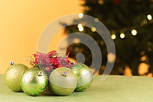 Árbol de navidad decoraciones esfera las luces 
