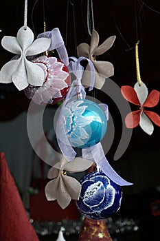 Christmas tree decoration: glass globes, hand painted