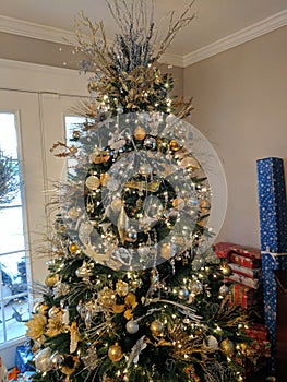 Christmas tree presents