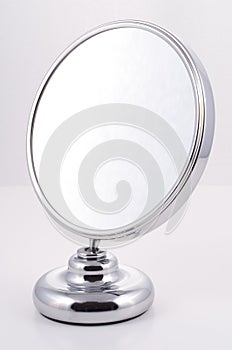 Chrome round Mirror with Stand