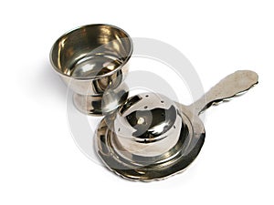 Chromed stainer and cup