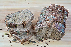 Chrono bread with seeds