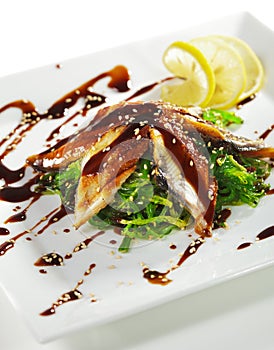 Chuka Seaweed with Unagi Salad
