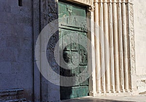 Church door cathedral particular photo