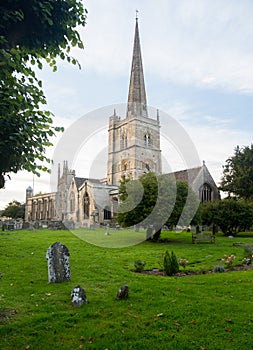 Church and graveyard in Burford