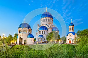 Church of the Holy Trinity in Orekhovo-Borisov photo