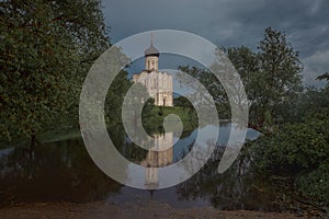 Church of Intercession on the Nerl in the evening