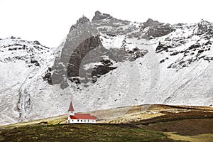 Häuser berge aus island 