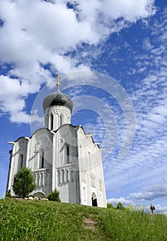 The church of Pokrova-na-Nerli, year 1165, on a hill in Bogolyubovo, Russia