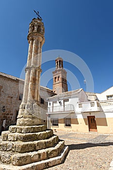 Church of Sant Martin and Rollo de Justicia, Ocana, Toledo province, Castile-La Mancha, Spain photo