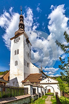 Kostel v obci Spania Dolina, Slovensko