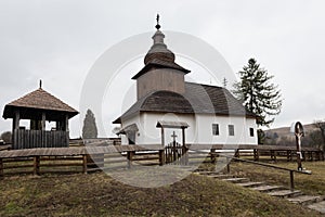 Kostel sv Bazila Velikého v obci Kalná Roztoka, Slovensko