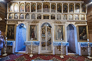 Kostel sv. Kozmu a Damiána, památka UNESCO, Vyšný Komárník, Slovensko