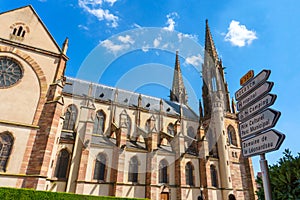 Kostol z petr a v z,, francúzsko 