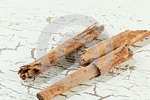 Cinammon sticks - Cinnamomum zeylanicum or Cinnamomum verum