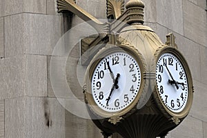 cincinnati downtown old street clock
