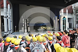 Cinese primary school students visit rocket lanuch