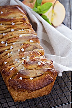 Cinnamon apple pull apart bread