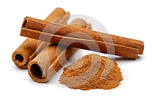 Cinnamon sticks and powder