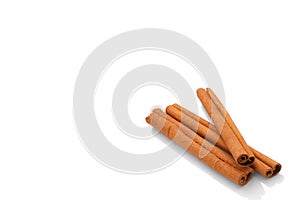 Cinnamonsticks,cinnamon sticks isolated on white background photo