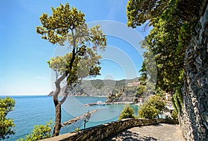 Cinque Terre: Hiking trail to village of Monterosso al Mare, Liguria Italy