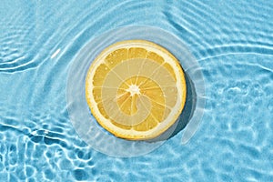 Circle texture fruit summer lemon in bright pool w