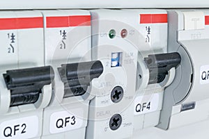 Circuit breakers, differential Automatic switch, the light-sensitive sensor.