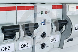 Circuit breakers, differential Automatic switch, the light-sensitive sensor.