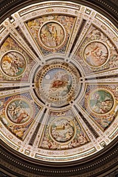 The circular chapel is decorated with at the center of the vault shows the creation of the world