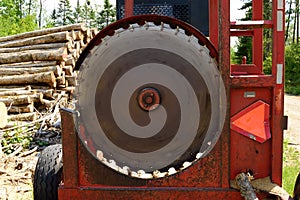 Circular Log Cutoff Saw