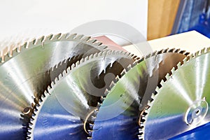 Circular saw machine blades for wood