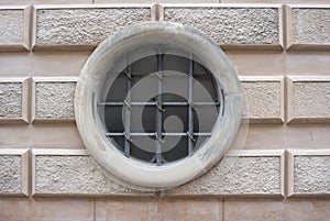 Cirkular secured window
