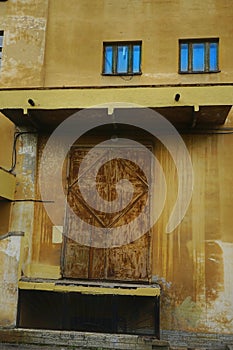 city door windows wall Sankt-Petersburg architecture details exterior outdoors day