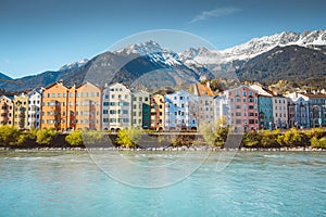 La ciudad de Posada un rio Tirol 