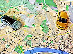 City map and cars on it
