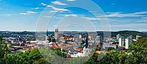 Mesto Nitra na Slovensku, staré mesto a červené strechy