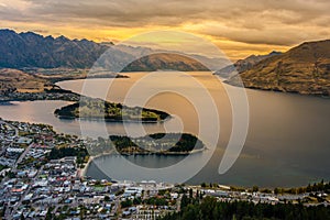 Cityscape of Queenstown and Lake Wakaitipu with The Remarkables in the background, New Zealan