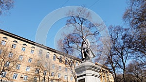 Cityscape with a view of the Lazo monument