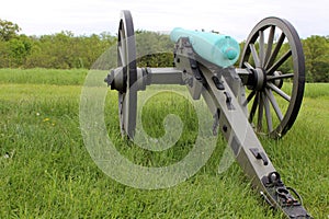 Civil war canon displayed in field