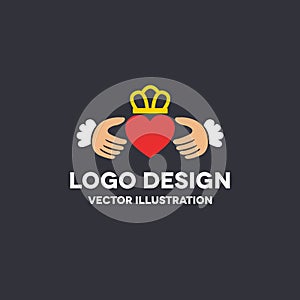 Claddagh ring vector icon