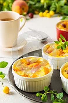 Clafoutis made from white yogurt and fruits