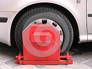 Clamped wheel