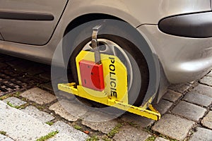 Clamped wheel