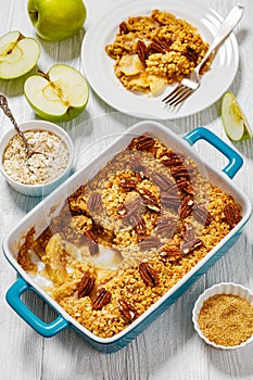 classic apple crisp with oats and pecan nuts