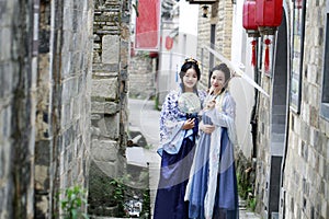 Classic beauty in China, confidante in Hanfu dress