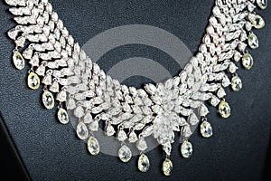 Classic design of diamonds necklace