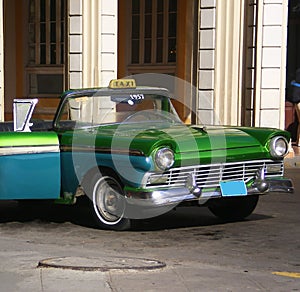 Classic Ford car, Havana