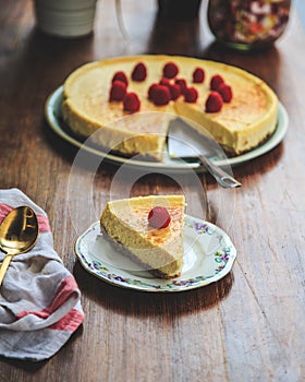 classic fresh cheesecake with raspberry